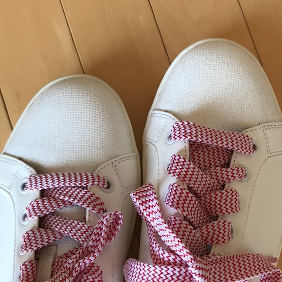 NWOT Circus by Sam Edelman white sneakers with faux beaded heel - 7.5 - Picture 4 of 6